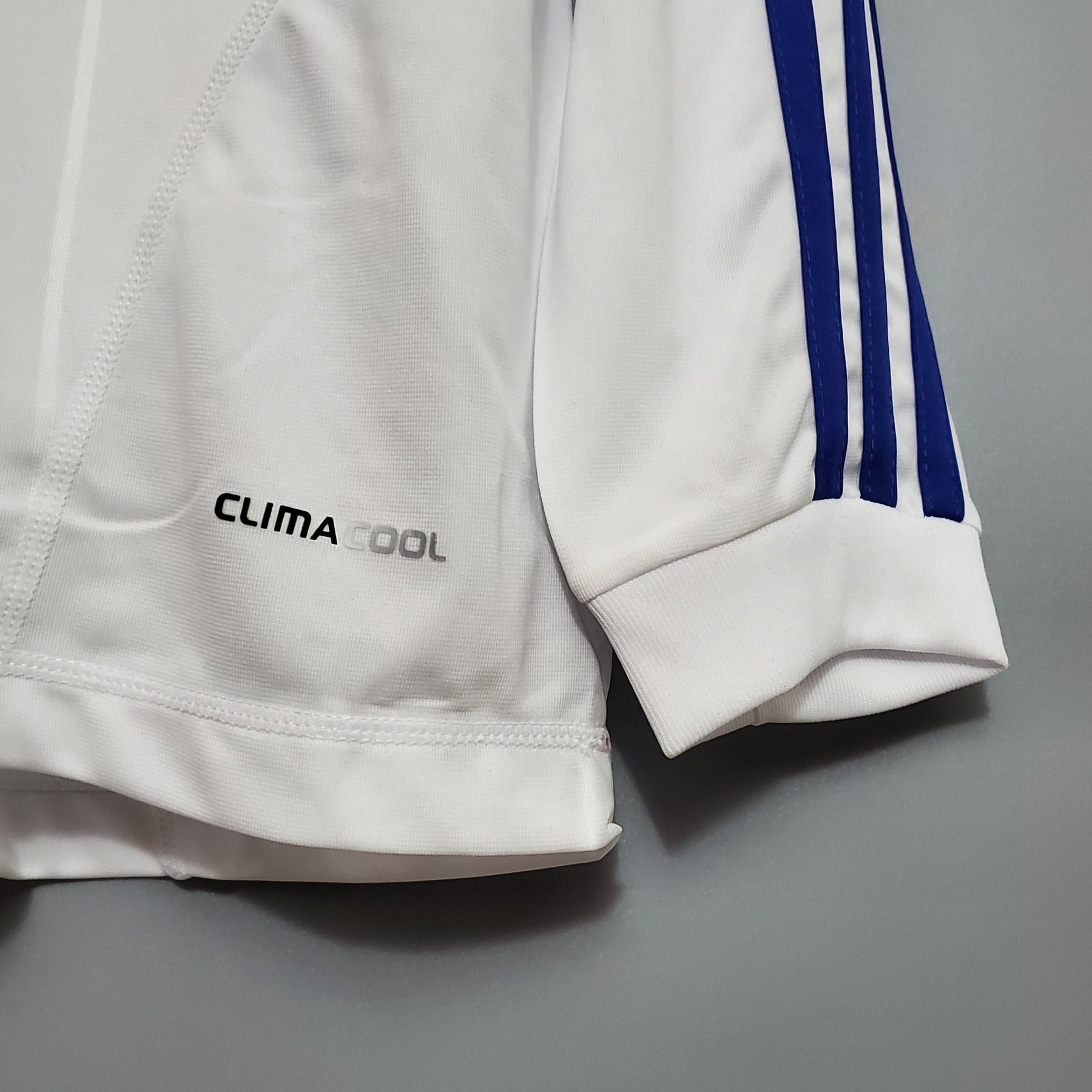 Camisa Real Madrid Titular 10/11 - Versão Retrô Manga Comprida