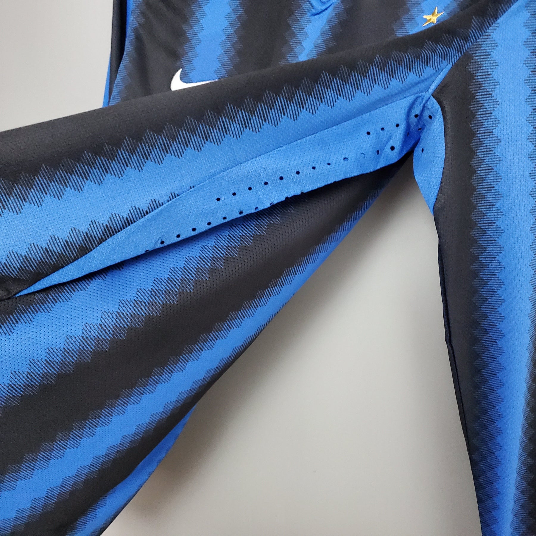 Camisa Inter de Milão Titular 10/11 - Versão Retrô Manga Comprida