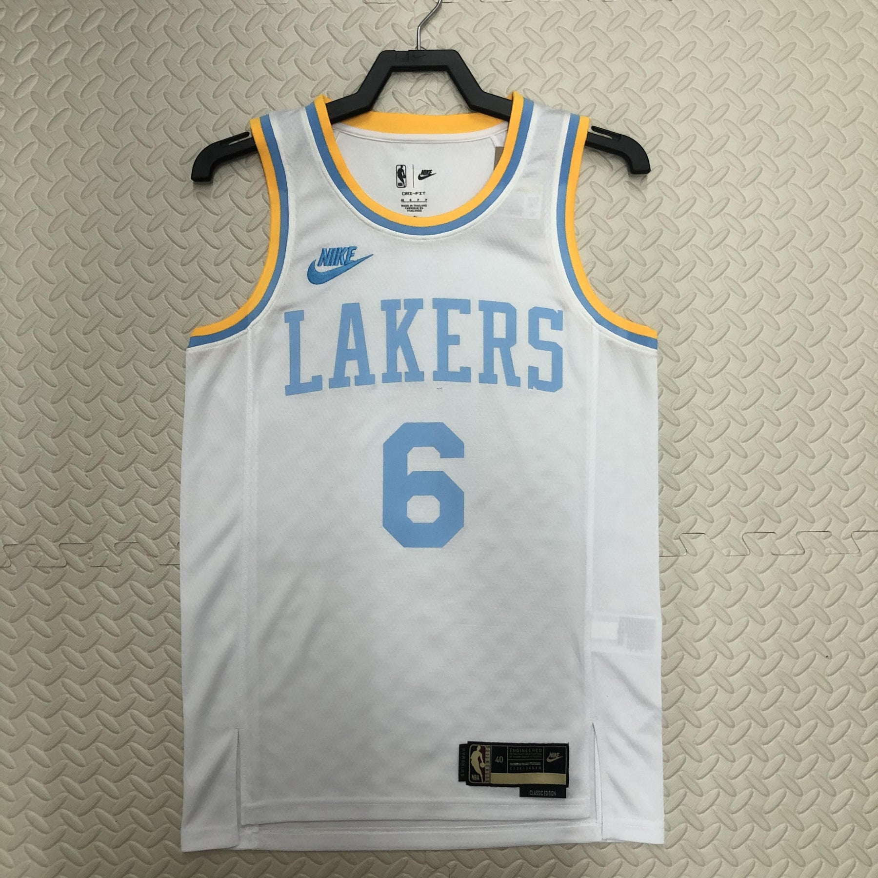 Regata Nike - Los Angeles Lakers Classic Edition 2022/23 - Swingman - Rei da Pelada