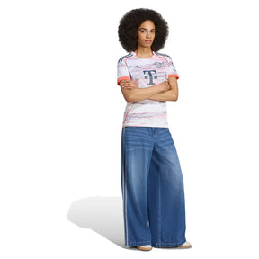 CAMISA FEMININA DO BAYERN DE MUNIQUE 2025/26