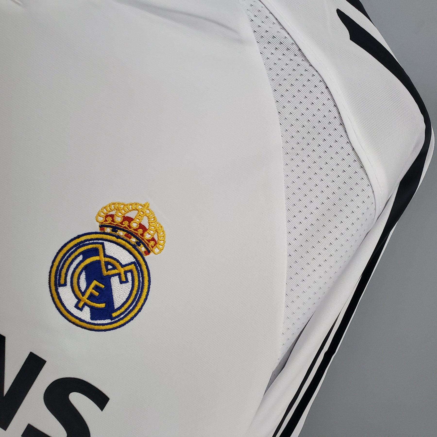 Camisa Real Madrid Titular 05/06 - Versão Retrô Manga Comprida