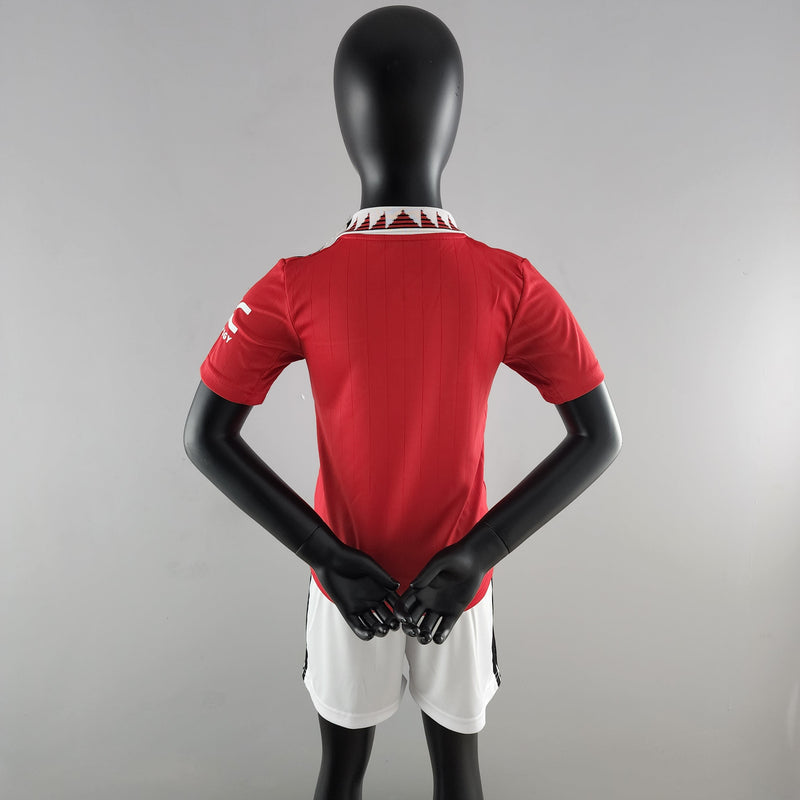 Kit Infantil Manchester United Titular 22/23